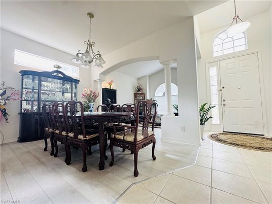 Chandelier, Dining room, Interior, Pendant Lights