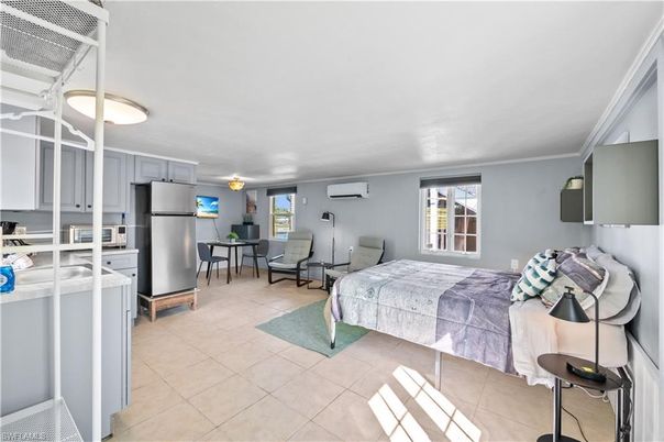 Bedroom, Dining room, Interior, Kitchen
