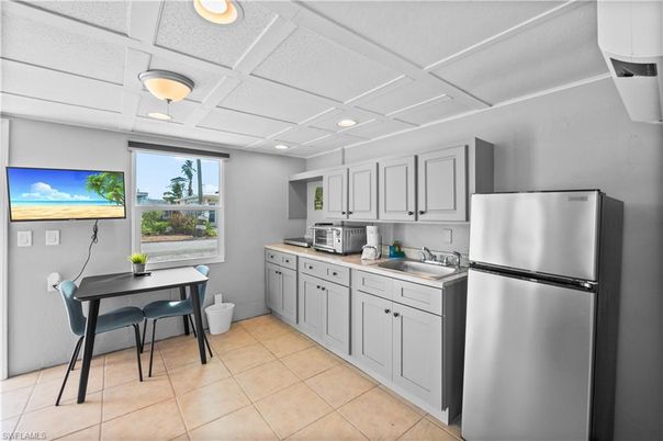 Dining room, Interior, Kitchen, Recessed Lighting
