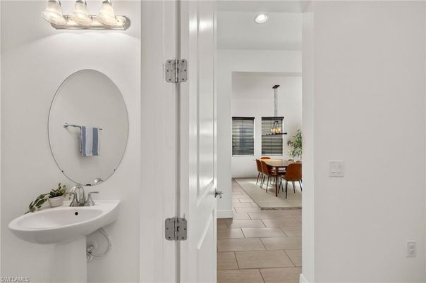 Bathroom, Dining room, Interior, Pendant Lights, Recessed Lighting