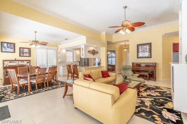 Dining room, Interior, Living room, Pendant Lights, Piano, Recessed Lighting