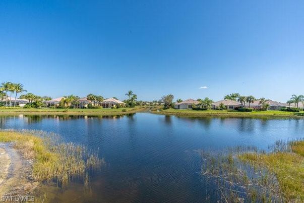 Exterior, Lake