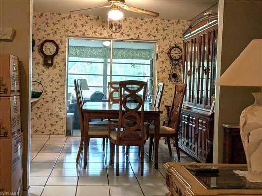 Dining room, Interior