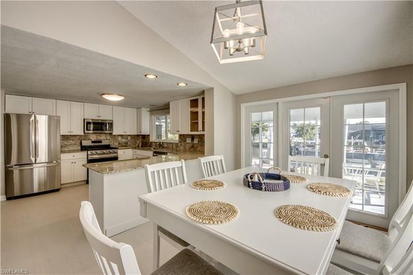 Dining room, Interior, Kitchen, Recessed Lighting, Stainless Steel Appliances