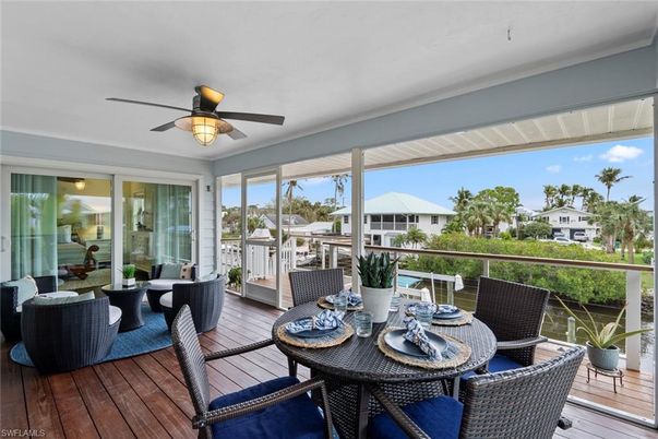Dining room, Interior, Sun Room, Wood Texture Flooring