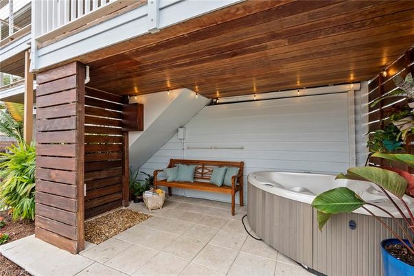 Exterior, Hot Tub