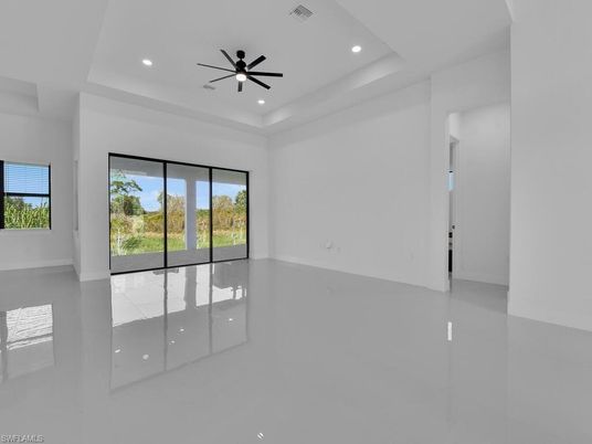 Empty room, Interior, Recessed Lighting