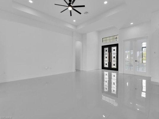 Empty room, Interior, Recessed Lighting