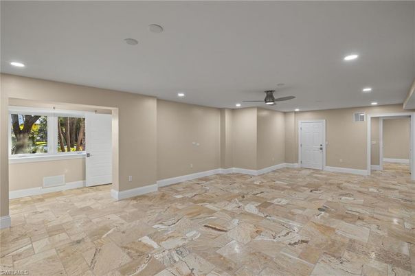 Empty room, Interior, Recessed Lighting