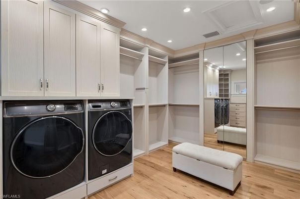 Interior, Recessed Lighting, Walk-in Closets, Washer, Wood Texture Flooring
