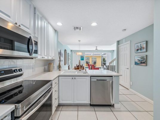 Dining room, Interior, Kitchen, Pendant Lights, Recessed Lighting, Stainless Steel Appliances