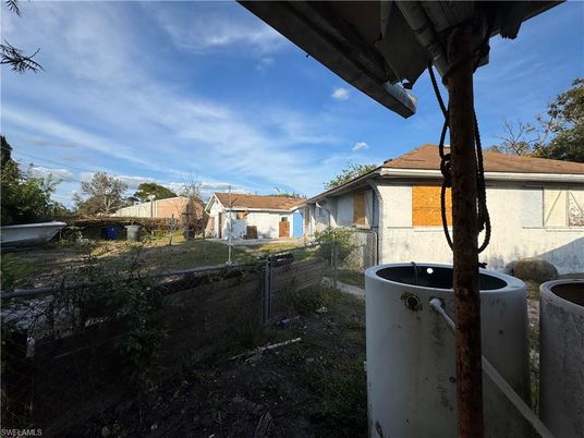 Backyard, Exterior