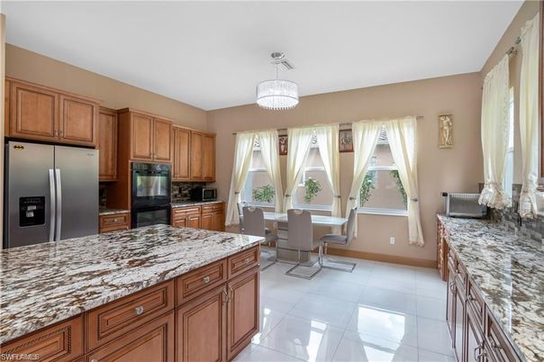 Chandelier, Dining room, Interior, Kitchen