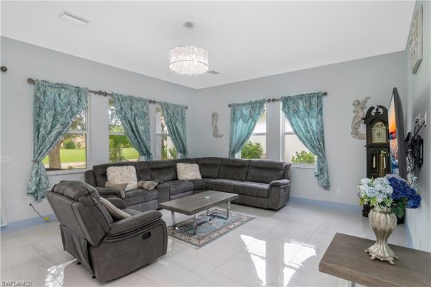 Chandelier, Interior, Living room