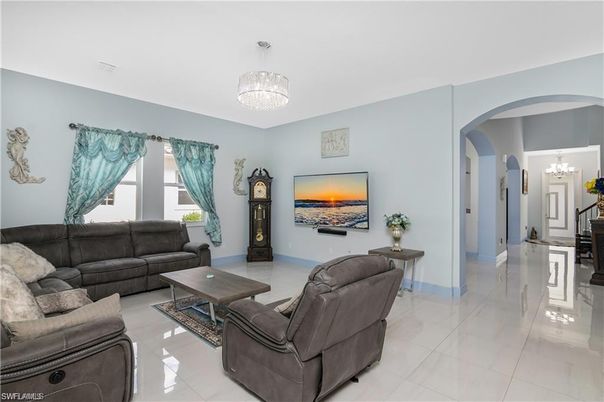 Chandelier, Interior, Living room