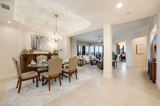 Chandelier, Dining room, Interior, Living room, Pendant Lights, Recessed Lighting