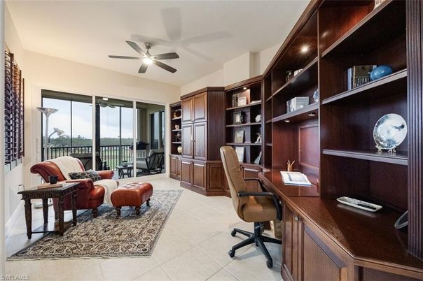 Home Office, Interior