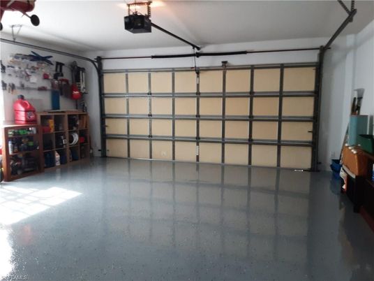 Garage, Interior