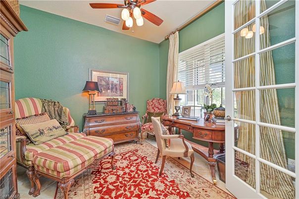 Home Office, Interior