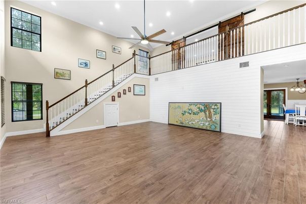 Chandelier, Dining room, Interior, Recessed Lighting, Wood Texture Flooring