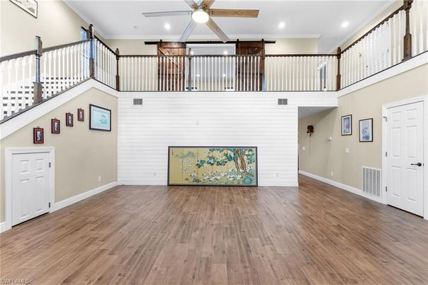 Interior, Recessed Lighting, Wood Texture Flooring