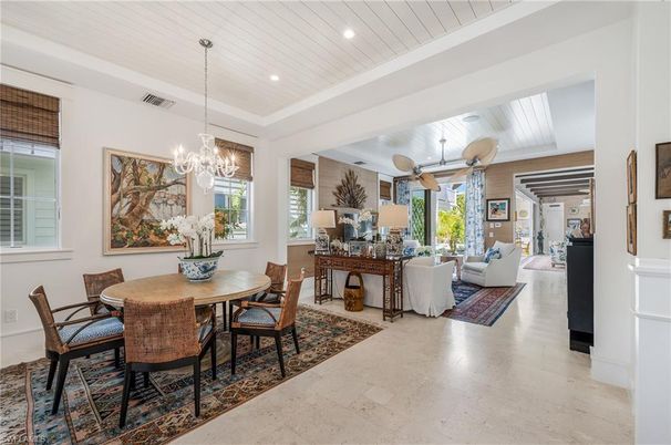 Chandelier, Dining room, Interior, Living room, Pendant Lights, Recessed Lighting