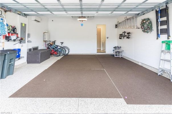 Garage, Interior