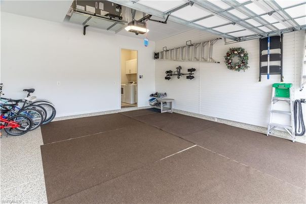 Garage, Interior