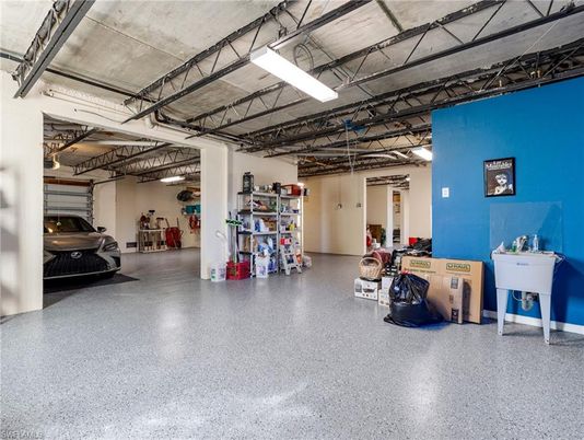 Garage, Interior