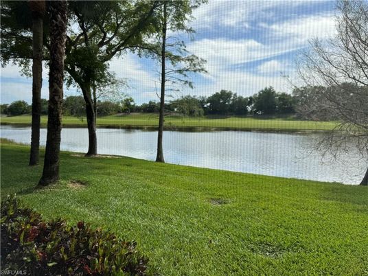 Exterior, Lake
