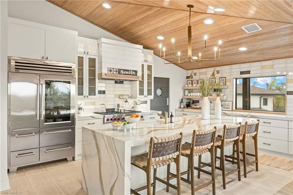 Chandelier, Interior, Kitchen, Recessed Lighting, Stainless Steel Appliances, Wooden Ceilings