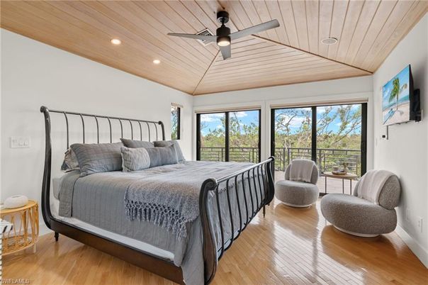Bedroom, Interior, Recessed Lighting, Wooden Ceilings, Wood Texture Flooring