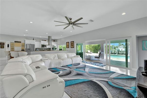 Dining room, Interior, Kitchen, Recessed Lighting