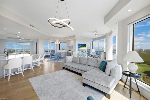 Dining room, Interior, Living room, Pendant Lights, Recessed Lighting, Wood Texture Flooring