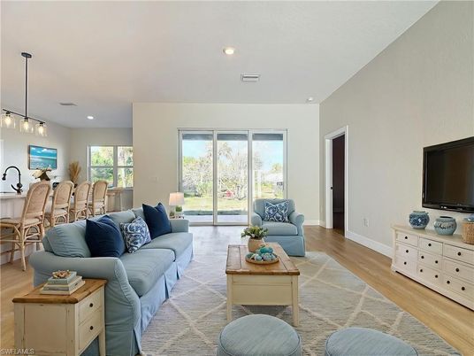 Dining room, Interior, Living room, Pendant Lights, Recessed Lighting, Wood Texture Flooring