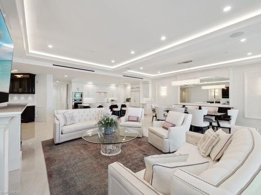 Dining room, Interior, Kitchen, Living room, Pendant Lights, Recessed Lighting, Stainless Steel Appliances
