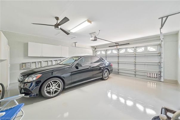 Garage, Interior