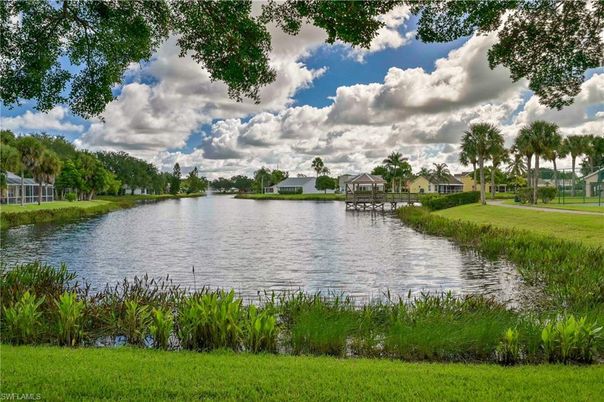 Exterior, Lake