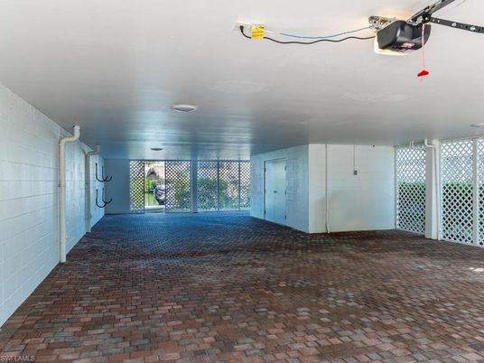 Garage, Interior