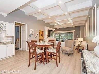 Dining room, Interior, Kitchen, Living room, Recessed Lighting, Wood Texture Flooring