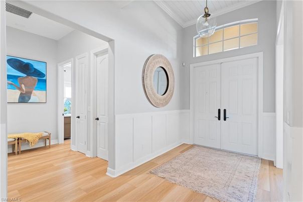 Interior, Pendant Lights, Wood Texture Flooring