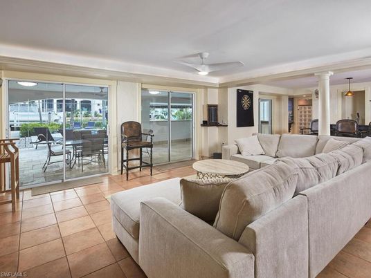 Dining room, Interior, Living room, Pendant Lights