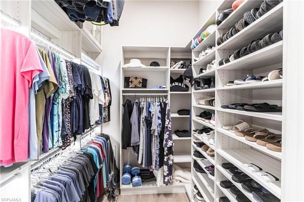 Interior, Walk-in Closets, Wood Texture Flooring
