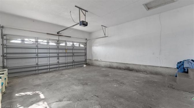 Garage, Interior