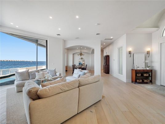 Interior, Living room, Recessed Lighting, Water, Wood Texture Flooring