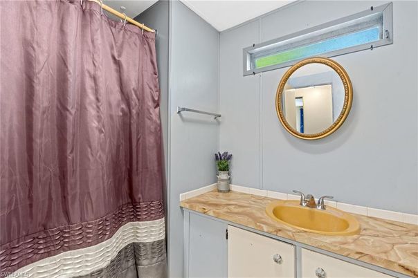 Bathroom, Interior, Tile Countertops