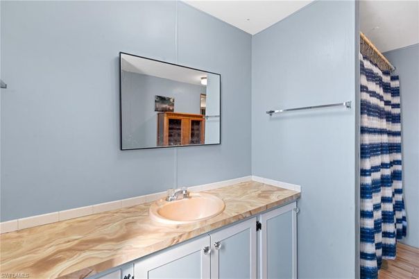 Bathroom, Interior, Tile Countertops