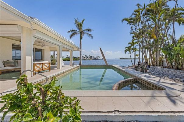 Exterior, Pool, Water