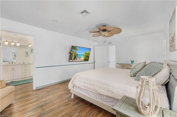 Bedroom, Interior, Recessed Lighting, Wood Texture Flooring