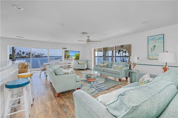 Interior, Living room, Recessed Lighting, Water, Wood Texture Flooring